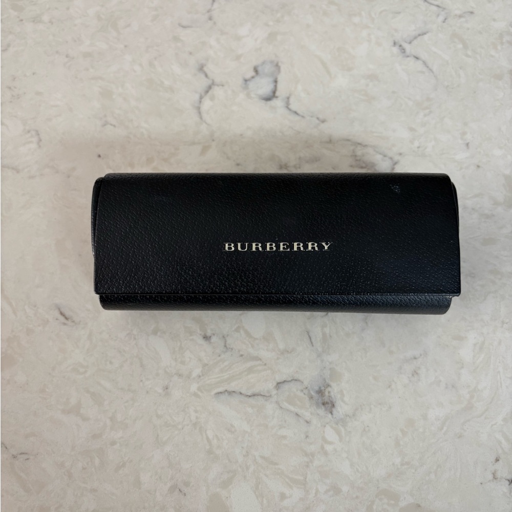 Burberry Chic Oversized Gradient Sunglasses - Picture 5 of 5